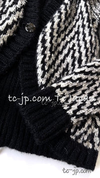 CHANEL 10A Black Ivory Wool Mohair Alpaca Knit Cardigan 34 シャネル ブラック アイボリー モヘア アルパカ ウール カーディガン 即発