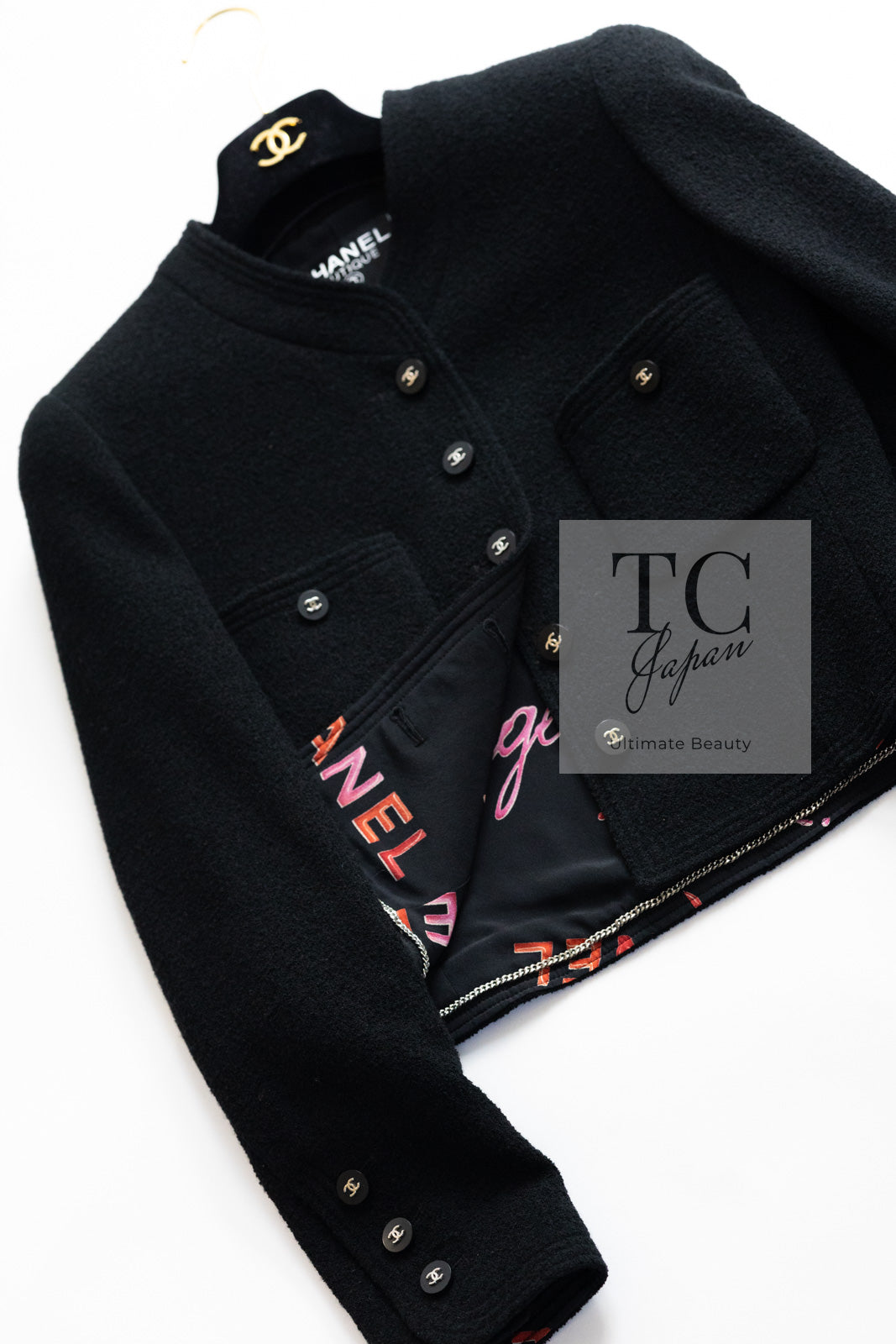 CHANEL 96S Black Rouge  Re d Pink Logo Tweed Jacket Skirt Suit 34 シャネル ブラック ルージュ レッド ピンク ロゴ ツイード ジャケット スカート スーツ 即発