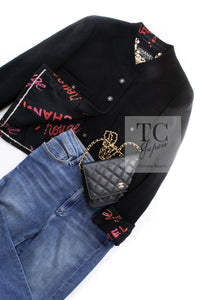 CHANEL 96S Black Rouge  Re d Pink Logo Tweed Jacket Skirt Suit 34 シャネル ブラック ルージュ レッド ピンク ロゴ ツイード ジャケット スカート スーツ 即発