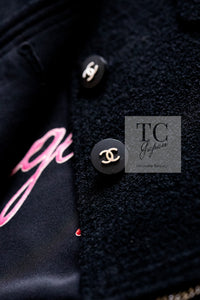 CHANEL 96S Black Rouge  Re d Pink Logo Tweed Jacket Skirt Suit 34 シャネル ブラック ルージュ レッド ピンク ロゴ ツイード ジャケット スカート スーツ 即発