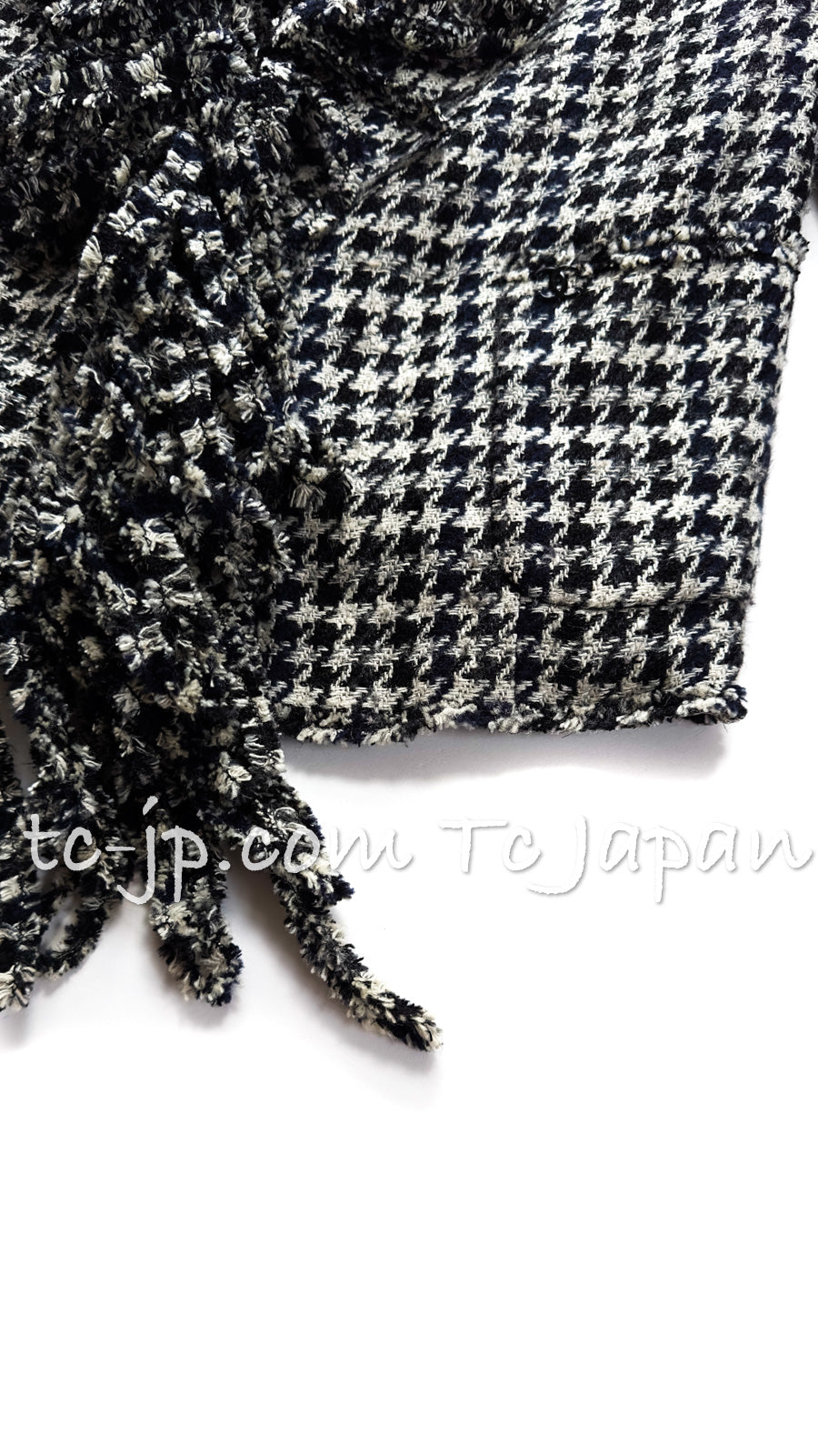 CHANEL 07S Black Gray Houndstooth Fringe Silk Linen Wool Tweed Jacket 34 36 シャネル ブラック グレー フリンジ ツイード ジャケット 千鳥格子 即発