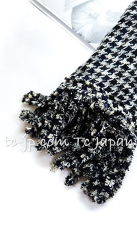 CHANEL 07S Black Gray Houndstooth Fringe Silk Linen Wool Tweed Jacket 34 36 シャネル ブラック グレー フリンジ ツイード ジャケット 千鳥格子 即発