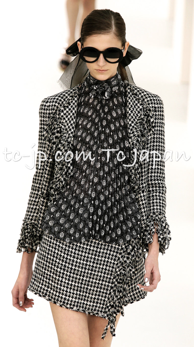 CHANEL 07S Black Gray Houndstooth Fringe Silk Linen Wool Tweed Jacket 34 36 シャネル ブラック グレー フリンジ ツイード ジャケット 千鳥格子 即発