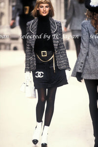 CHANEL 94A Vintage Black Mix Wool Tweed Jacket 36 38 シャネル ヴィンテージ スーパーモデルのブラック系 ウール ツイード ジャケット 即発 - TC JAPAN