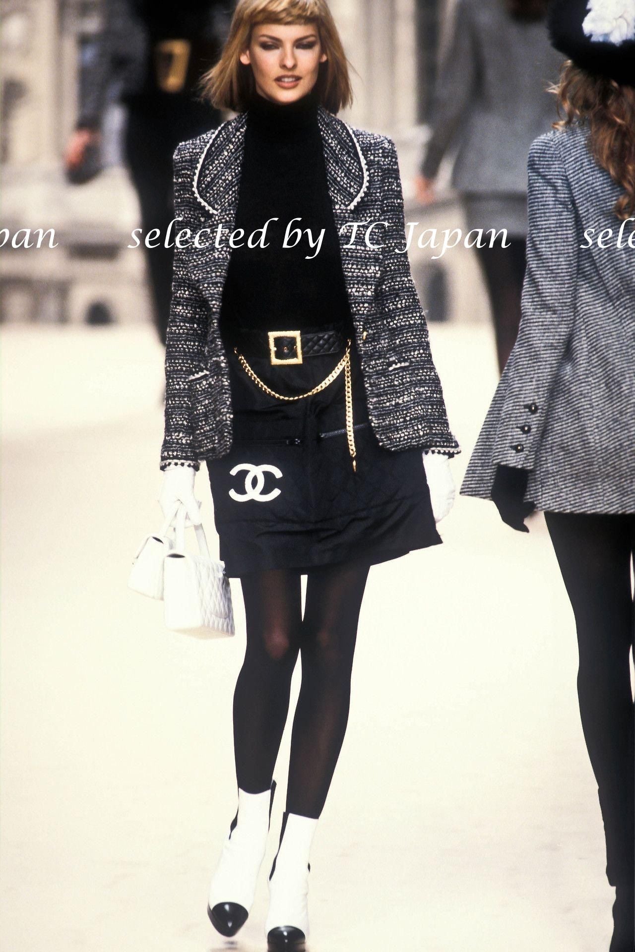 CHANEL 94A Vintage Black Mix Wool Tweed Jacket 36 38 シャネル ヴィンテージ スーパーモデルのブラック系 ウール ツイード ジャケット 即発 - TC JAPAN