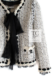 CHANEL 05S White Black Tweed Cardigan Jacket 34 36 シャネル ホワイト ブラック リボン ツイード カーディガン ジャケット 即発