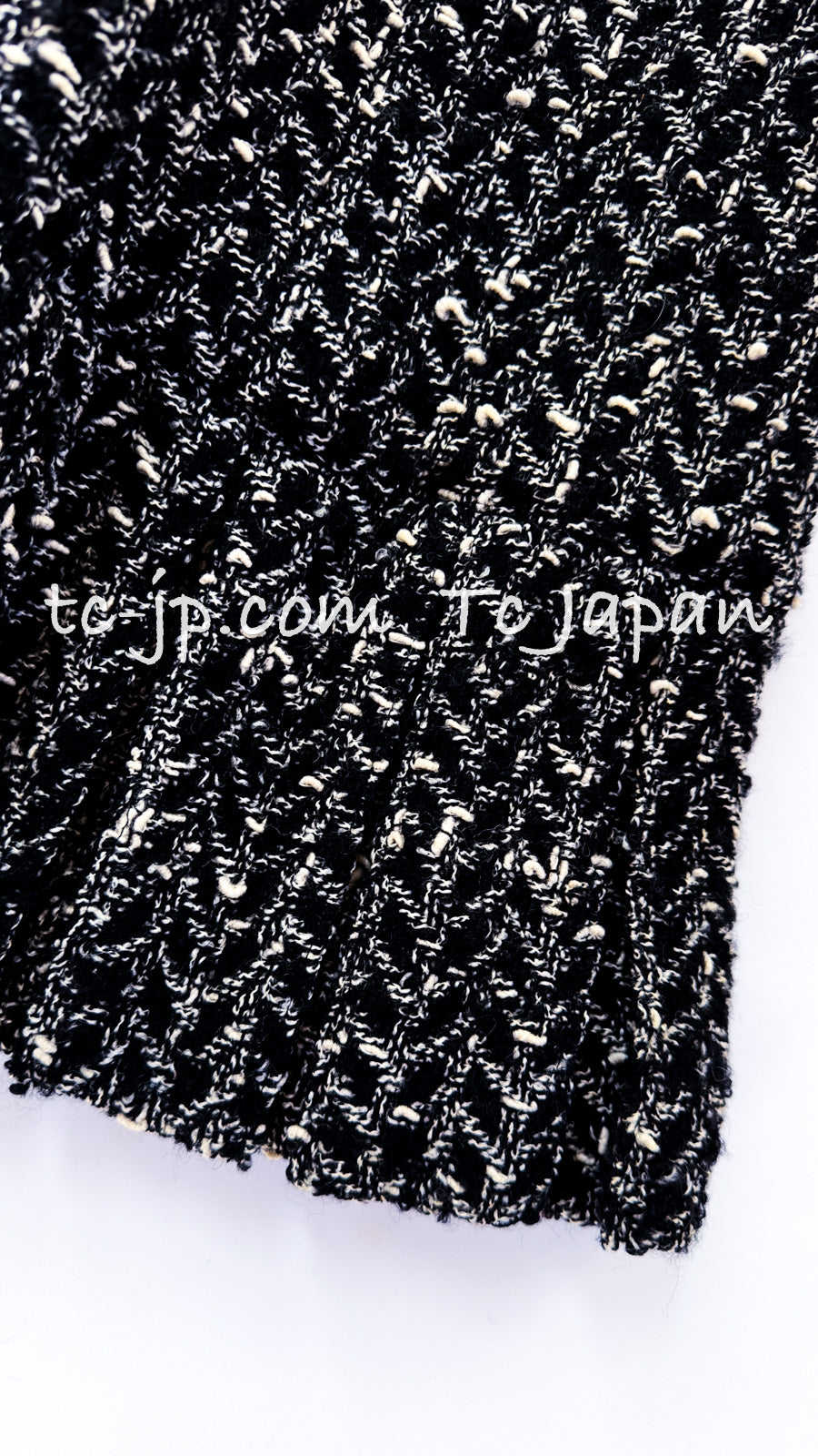 CHANEL 97A Vintage Black Gray Chevron Tweed Jacket Skirt Suit 36 38 40 シャネル ヴィンテージ ブラック グレー シェブロン ツイード ジャケット スカート スーツ 即発