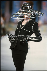 CHANEL 92S Vintage Navy Ivory Trim Camellia Buttons Jacket Skirt Suit 38 シャネル ヴィンテージ ネイビー アイボリー トリム カメリアボタン ジャケット スカート スーツ 即発