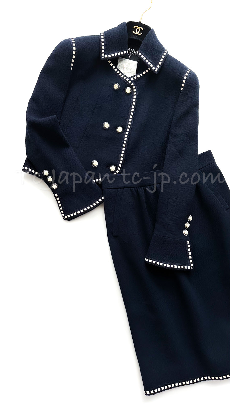 CHANEL 92S Vintage Navy Ivory Trim Camellia Buttons Jacket Skirt Suit 38 シャネル ヴィンテージ ネイビー アイボリー トリム カメリアボタン ジャケット スカート スーツ 即発