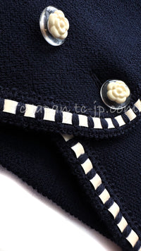 CHANEL 92S Vintage Navy Ivory Trim Camellia Buttons Jacket Skirt Suit 38 シャネル ヴィンテージ ネイビー アイボリー トリム カメリアボタン ジャケット スカート スーツ 即発