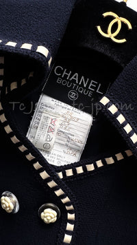 CHANEL 92S Vintage Navy Ivory Trim Camellia Buttons Jacket Skirt Suit 38 シャネル ヴィンテージ ネイビー アイボリー トリム カメリアボタン ジャケット スカート スーツ 即発