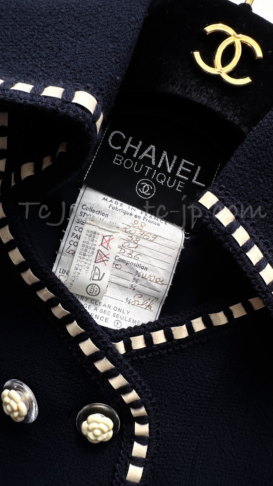 CHANEL 92S Vintage Navy Ivory Trim Camellia Buttons Jacket Skirt Suit 38 シャネル ヴィンテージ ネイビー アイボリー トリム カメリアボタン ジャケット スカート スーツ 即発