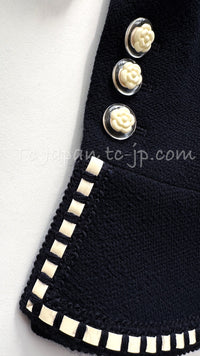 CHANEL 92S Vintage Navy Ivory Trim Camellia Buttons Jacket Skirt Suit 38 シャネル ヴィンテージ ネイビー アイボリー トリム カメリアボタン ジャケット スカート スーツ 即発