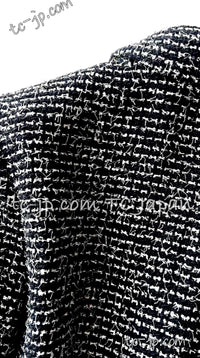 CHANEL 03C Black White Tweed Double Jacket Skirt Suit W/ 3 Camellia Brooches 36 38 シャネル ブラック ホワイト カメリア ブローチ3つ付 ツイード ダブル ジャケット 水滴 CCボタン スカート スーツ 即発