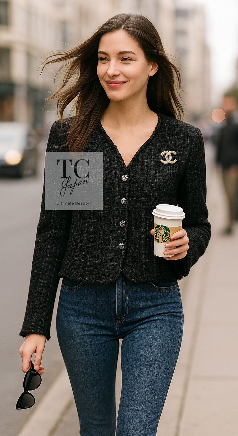 CHANEL 05PF Black Gary Fringe Trim Tweed Jacket 38 40 シャネル ブラック グレー フリンジトリム ツイード ジャケット 即発