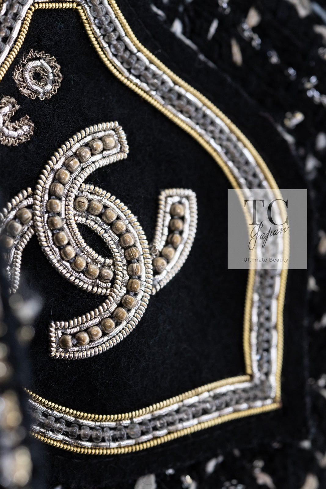 CHANEL 05C Black Silver Trim CC Logo Emblem Lesage Blazer Jacket 38 シャネル ブラック シルバー トリム CC ロゴ エンブレム ルサージュ ブレザー ジャケット 即発