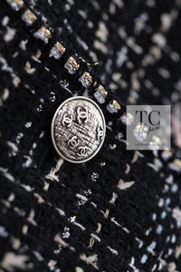 CHANEL 05C Black Silver Trim CC Logo Emblem Lesage Blazer Jacket 38 シャネル ブラック シルバー トリム CC ロゴ エンブレム ルサージュ ブレザー ジャケット 即発