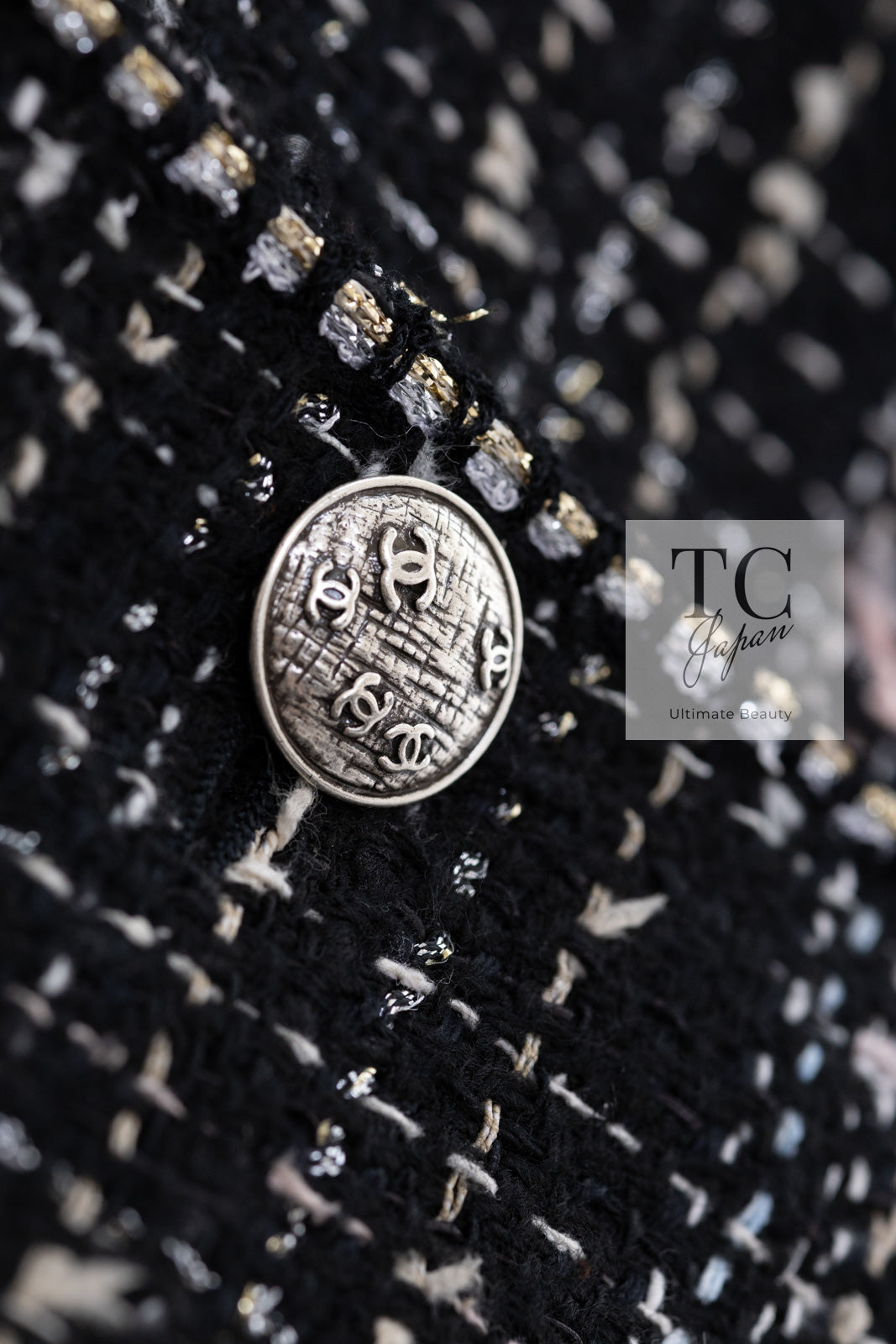 CHANEL 05C Black Silver Trim CC Logo Emblem Lesage Blazer Jacket 38 シャネル ブラック シルバー トリム CC ロゴ エンブレム ルサージュ ブレザー ジャケット 即発