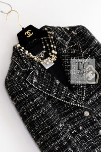 CHANEL 05C Black Silver Trim CC Logo Emblem Lesage Blazer Jacket 38 シャネル ブラック シルバー トリム CC ロゴ エンブレム ルサージュ ブレザー ジャケット 即発