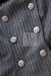 CHANEL 18PF Charcoal Gray Striped Wool Coat 40 シャネル チャコール グレー ストライプ ウール コート 即発