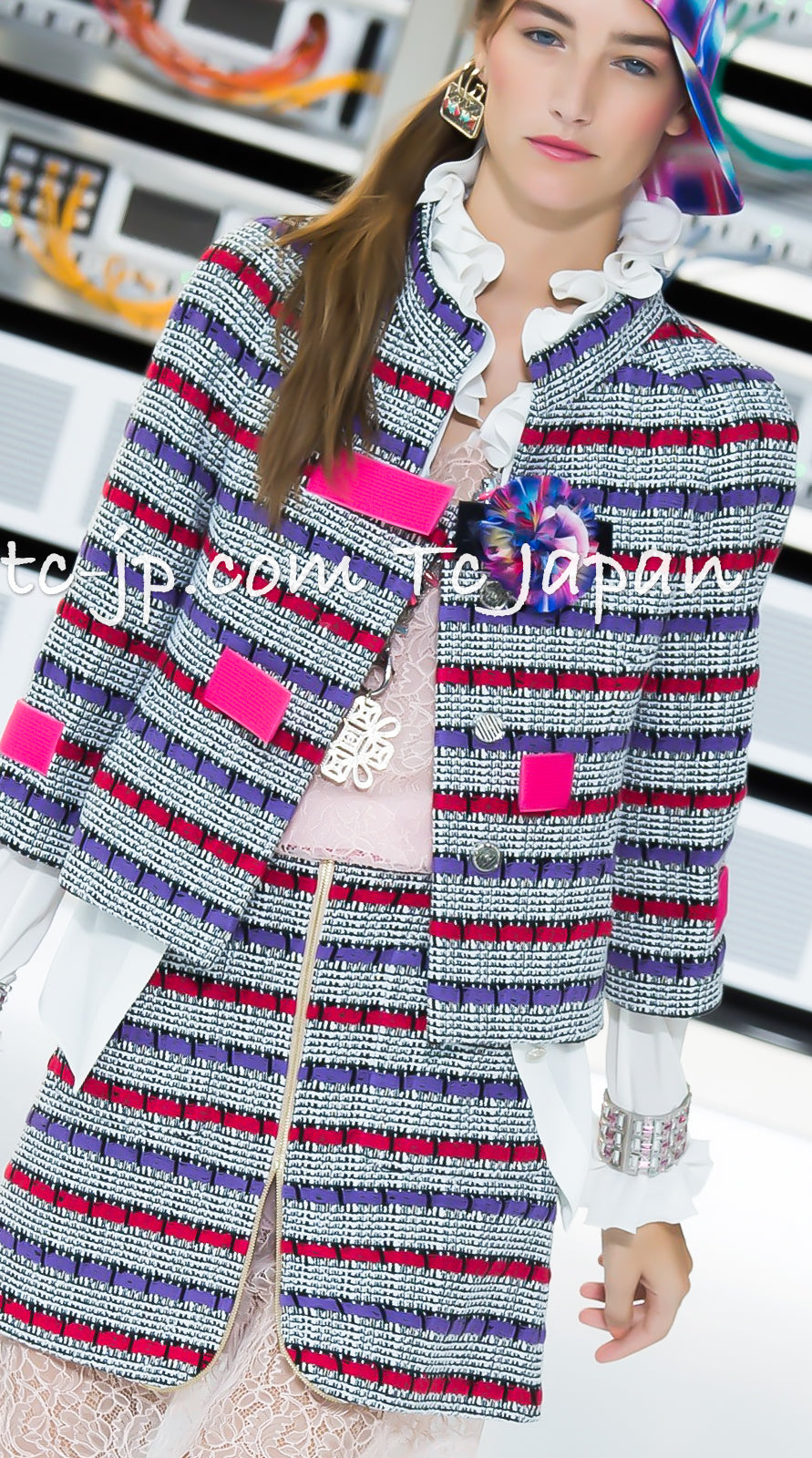 CHANEL ツイードジャケット 中古・古着通販】CHANEL (シャネル) ココ釦ツイードジャケット