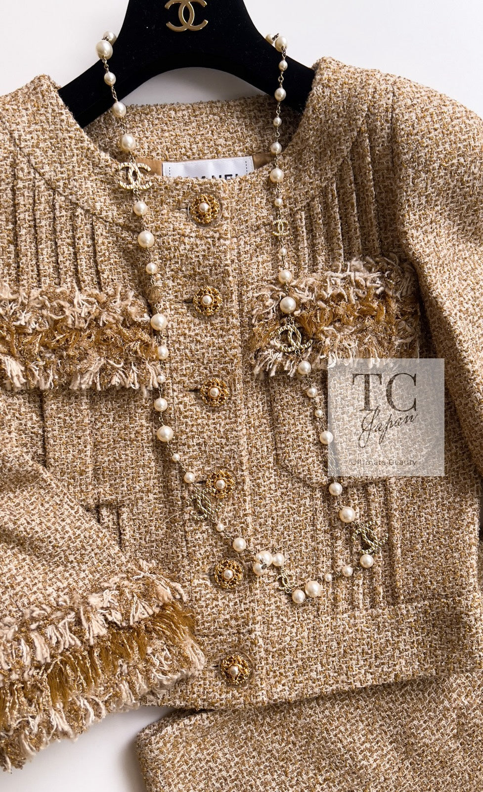 CHANEL 13C Gold Silk Fringe Collarless Tweed Jacket Skirt Suit 38 シャネル ゴールド シルク フリンジ ノーカラー ツイード ジャケット スカート スーツ 即発