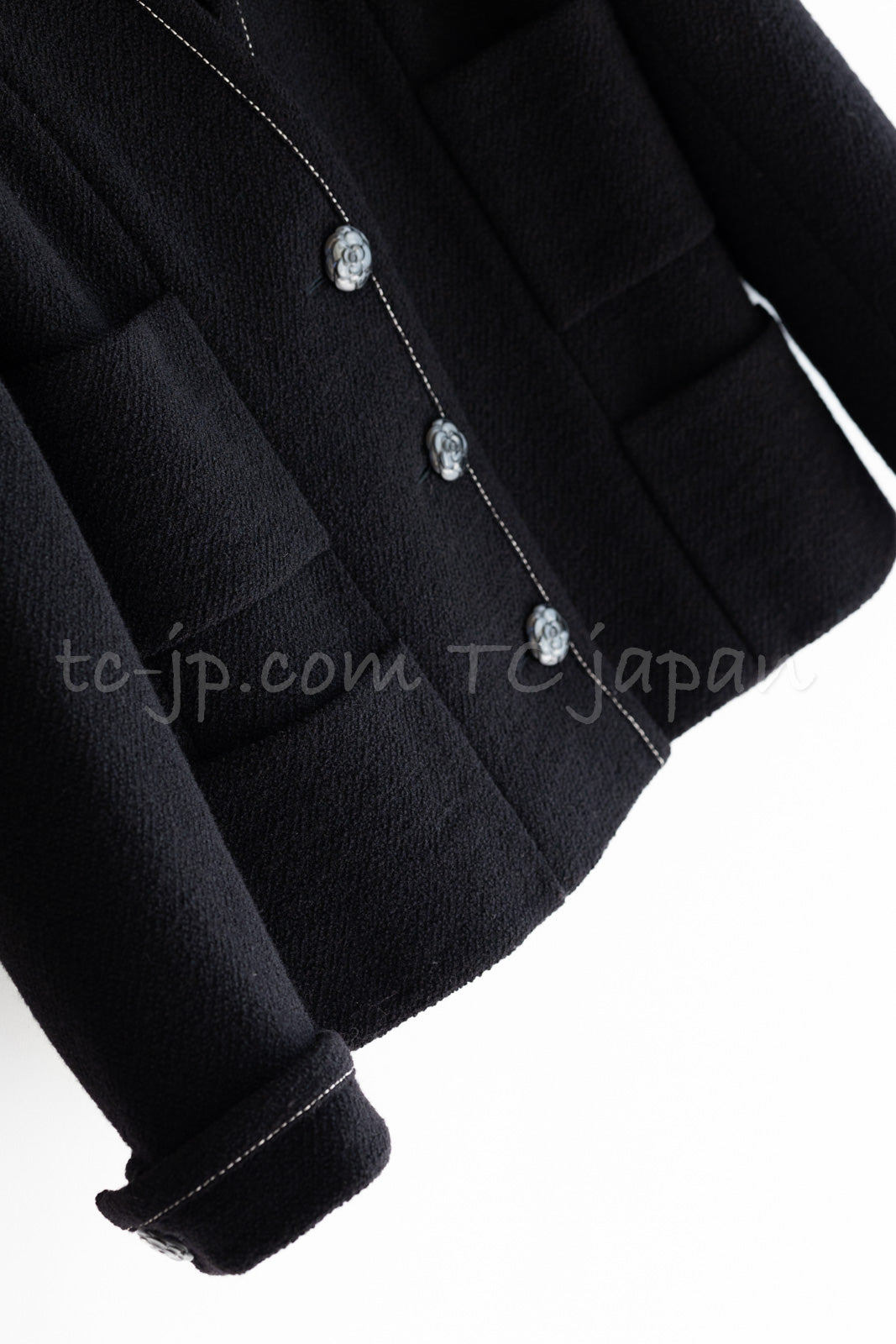 CHANEL 15A Black White Stitch Camellia Button Wool Tweed Jacket 34 シャネル ブラック ホワイト ステッチ カメリア ボタン ウール ツイード ジャケット 即発