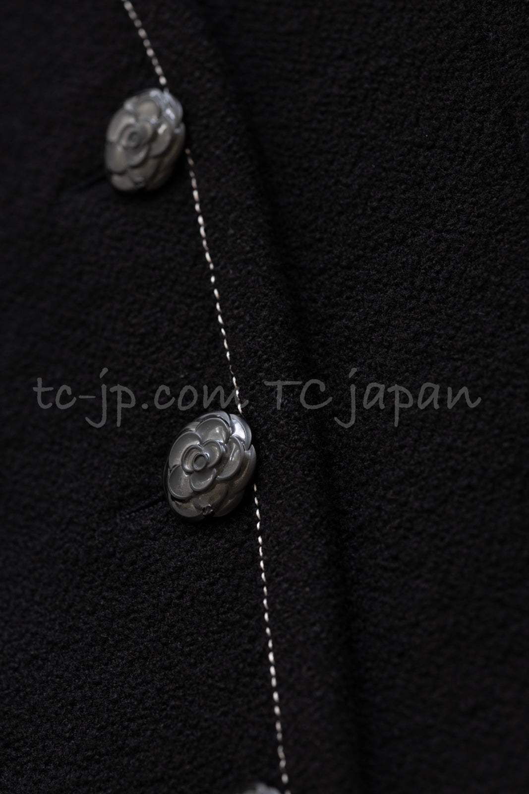 CHANEL 15A Black White Stitch Camellia Button Wool Tweed Jacket 34 シャネル ブラック ホワイト ステッチ カメリア ボタン ウール ツイード ジャケット 即発