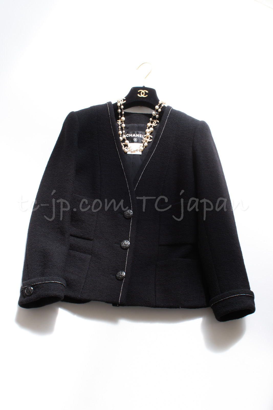 CHANEL 15A Black White Stitch Camellia Button Wool Tweed Jacket 34 シャネル ブラック ホワイト ステッチ カメリア ボタン ウール ツイード ジャケット 即発