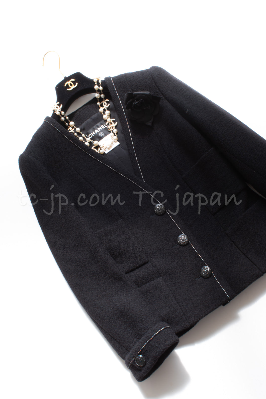 CHANEL 15A Black White Stitch Camellia Button Wool Tweed Jacket 34 シャネル ブラック ホワイト ステッチ カメリア ボタン ウール ツイード ジャケット 即発