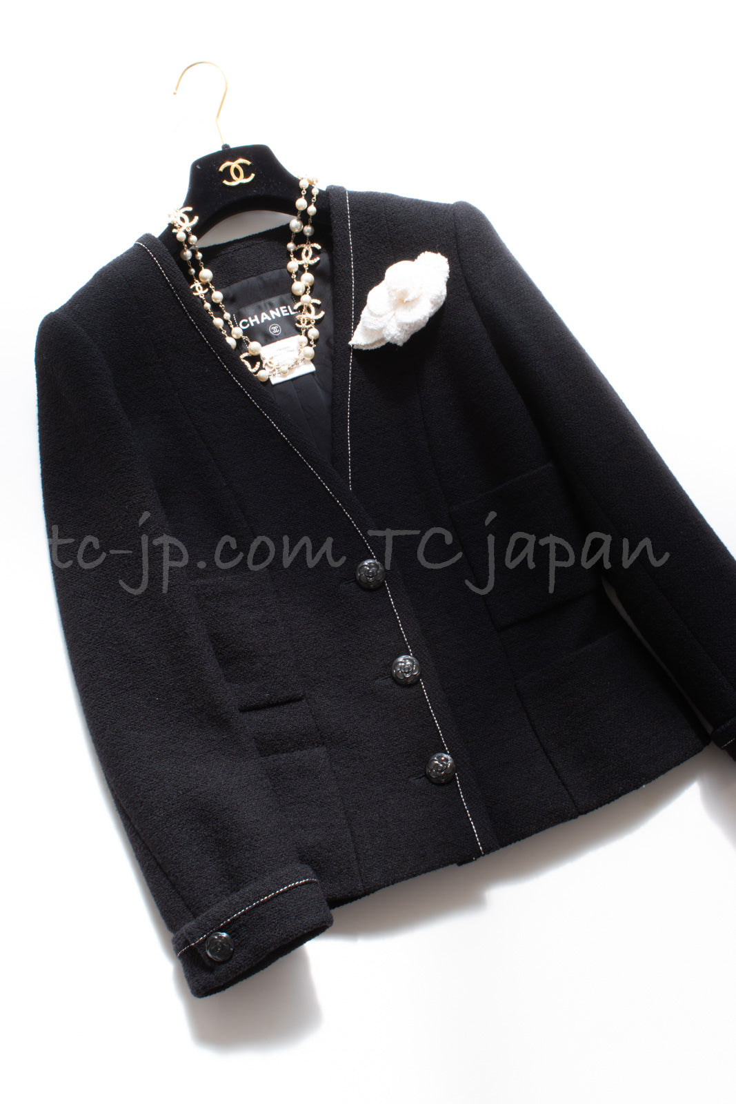 CHANEL 15A Black White Stitch Camellia Button Wool Tweed Jacket 34 シャネル ブラック ホワイト ステッチ カメリア ボタン ウール ツイード ジャケット 即発