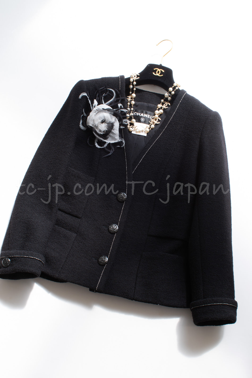 CHANEL 15A Black White Stitch Camellia Button Wool Tweed Jacket 34 シャネル ブラック ホワイト ステッチ カメリア ボタン ウール ツイード ジャケット 即発