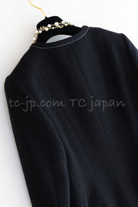 CHANEL 15A Black White Stitch Camellia Button Wool Tweed Jacket 42 シャネル ブラック ホワイト ステッチ カメリア ボタン ウール ツイード ジャケット 即発