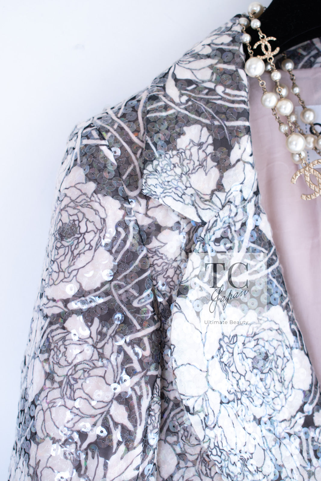 CHANEL 09C Gray Pale Pink Sequins Camellia Pattern Jacket 34 シャネル グレー ペール ピンク スパンコール カメリア柄 ジャケット 即発