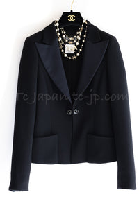 CHANEL 09C Black Wool Silk Collar Jacket Heart CC Button 34 シャネル ブラック CC ハート ボタン ウール シルク襟 ジャケット 即発