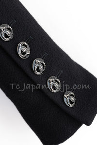 CHANEL 09C Black Wool Silk Collar Jacket Heart CC Button 34 シャネル ブラック CC ハート ボタン ウール シルク襟 ジャケット 即発