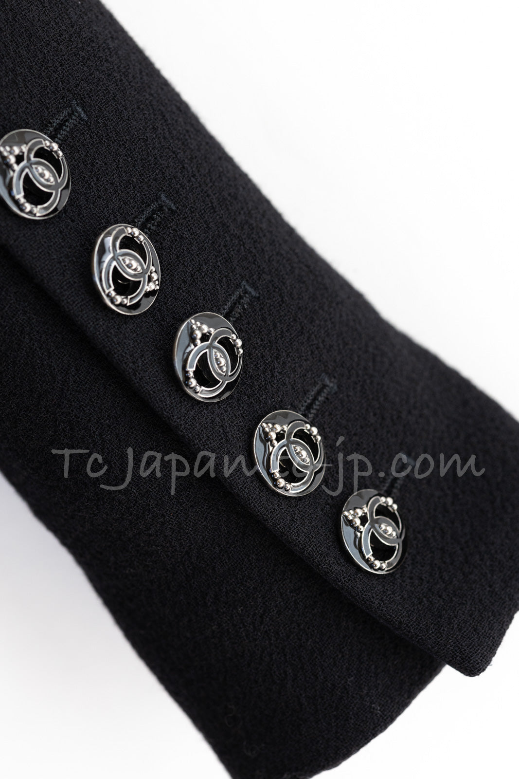 CHANEL 09C Black Wool Silk Collar Jacket Heart CC Button 34 シャネル ブラック CC ハート ボタン ウール シルク襟 ジャケット 即発