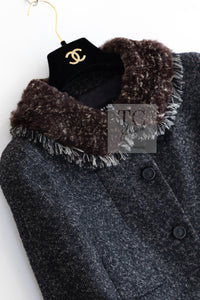 CHANEL 05A Charcoal Gray Brown Rabbit Real Fur Wool Tweed Jacket 34 シャネル チャコール グレー ブラウン ラビット ラパン リアル ファー ウール ツイード ジャケット 即発