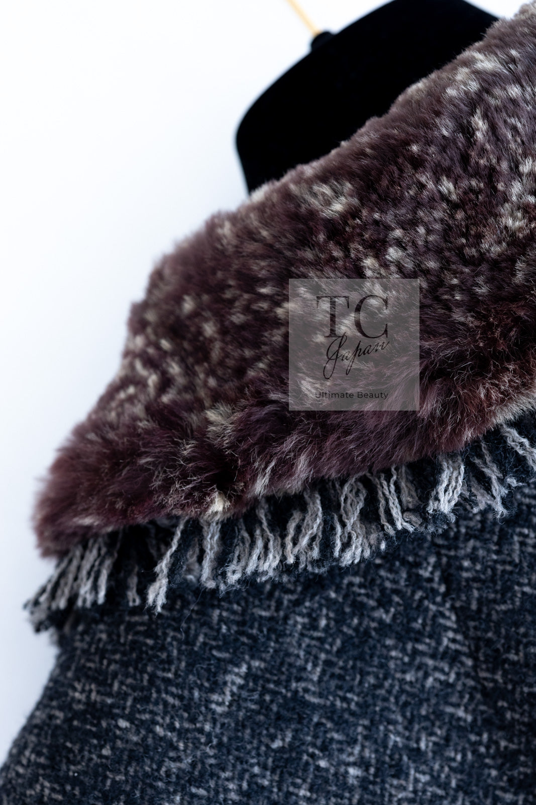 CHANEL 05A Charcoal Gray Brown Rabbit Real Fur Wool Tweed Jacket 34 シャネル チャコール グレー ブラウン ラビット ラパン リアル ファー ウール ツイード ジャケット 即発