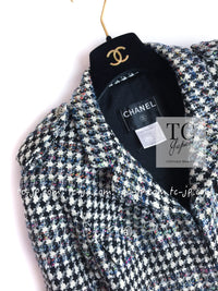 CHANEL 06C Ivory Black Multicolor Epaulets Zipper Wool Cotton Tweed Jacket 36 シャネル アイボリー ブラック マルチカラー ジッパー ウール コットン ツイード ジャケット 即発