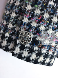 CHANEL 06C Ivory Black Multicolor Epaulets Zipper Wool Cotton Tweed Jacket 36 シャネル アイボリー ブラック マルチカラー ジッパー ウール コットン ツイード ジャケット 即発