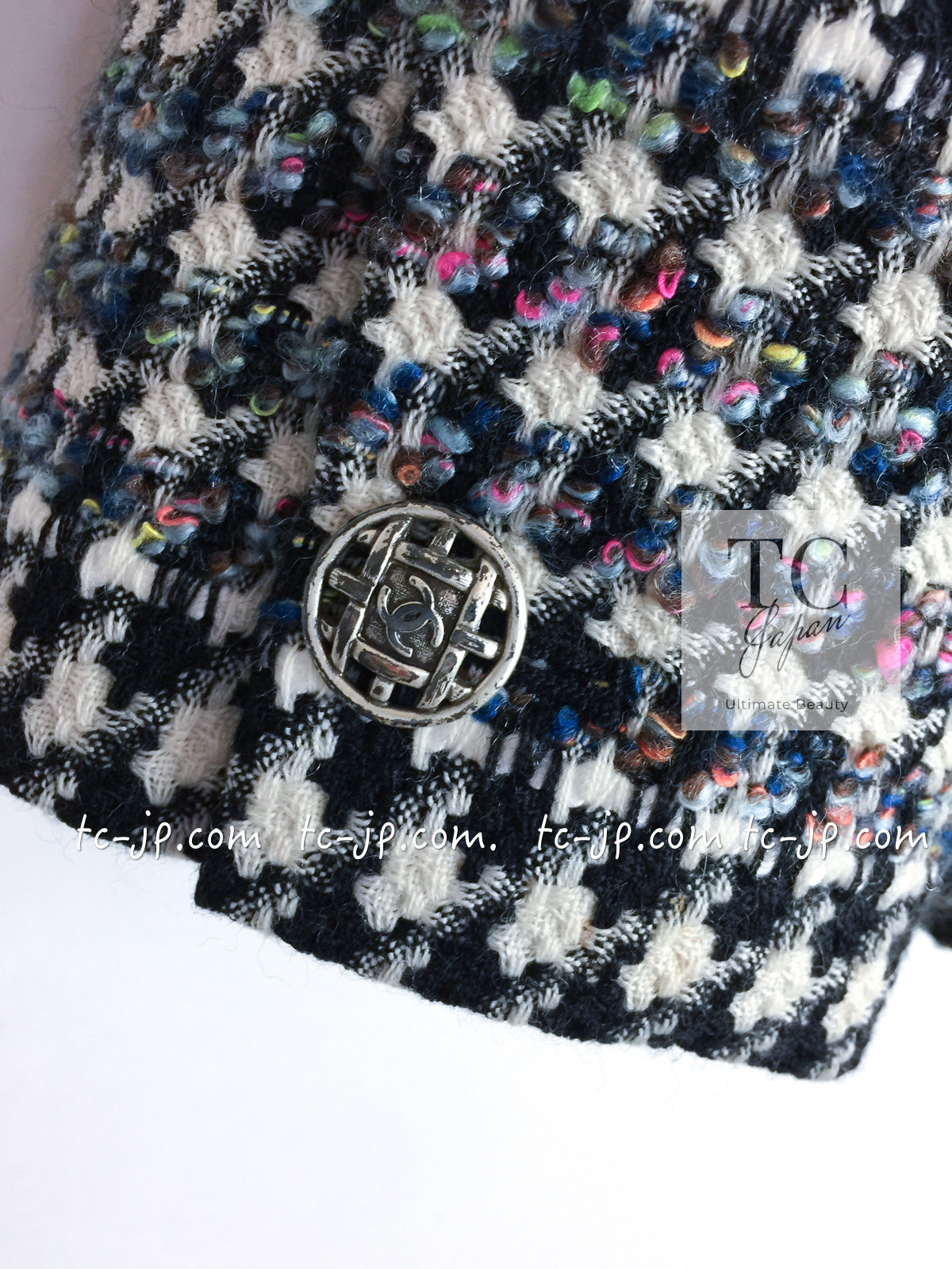 CHANEL 06C Ivory Black Multicolor Epaulets Zipper Wool Cotton Tweed Jacket 36 シャネル アイボリー ブラック マルチカラー ジッパー ウール コットン ツイード ジャケット 即発