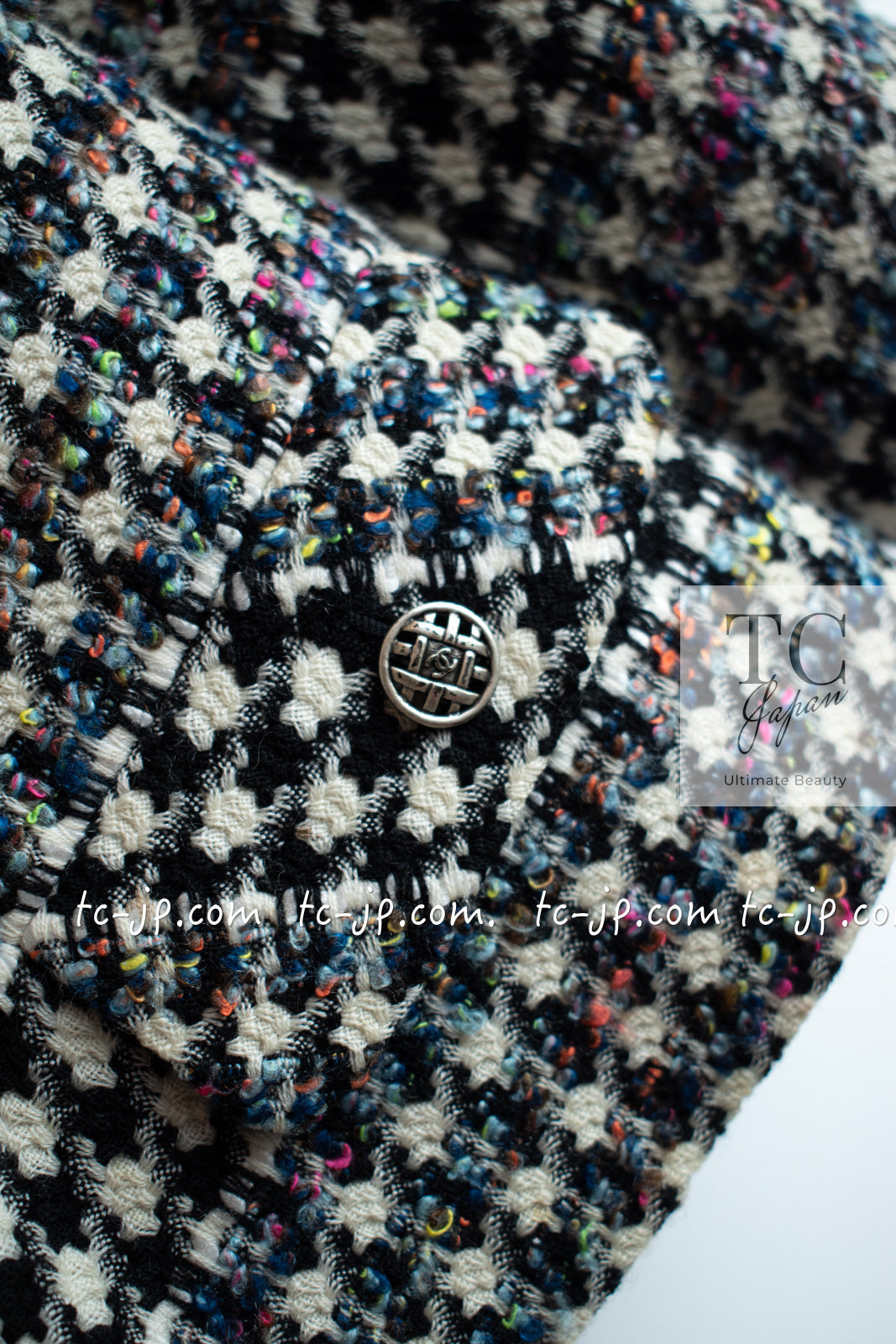 CHANEL 06C Ivory Black Multicolor Epaulets Zipper Wool Cotton Tweed Jacket 36 シャネル アイボリー ブラック マルチカラー ジッパー ウール コットン ツイード ジャケット 即発