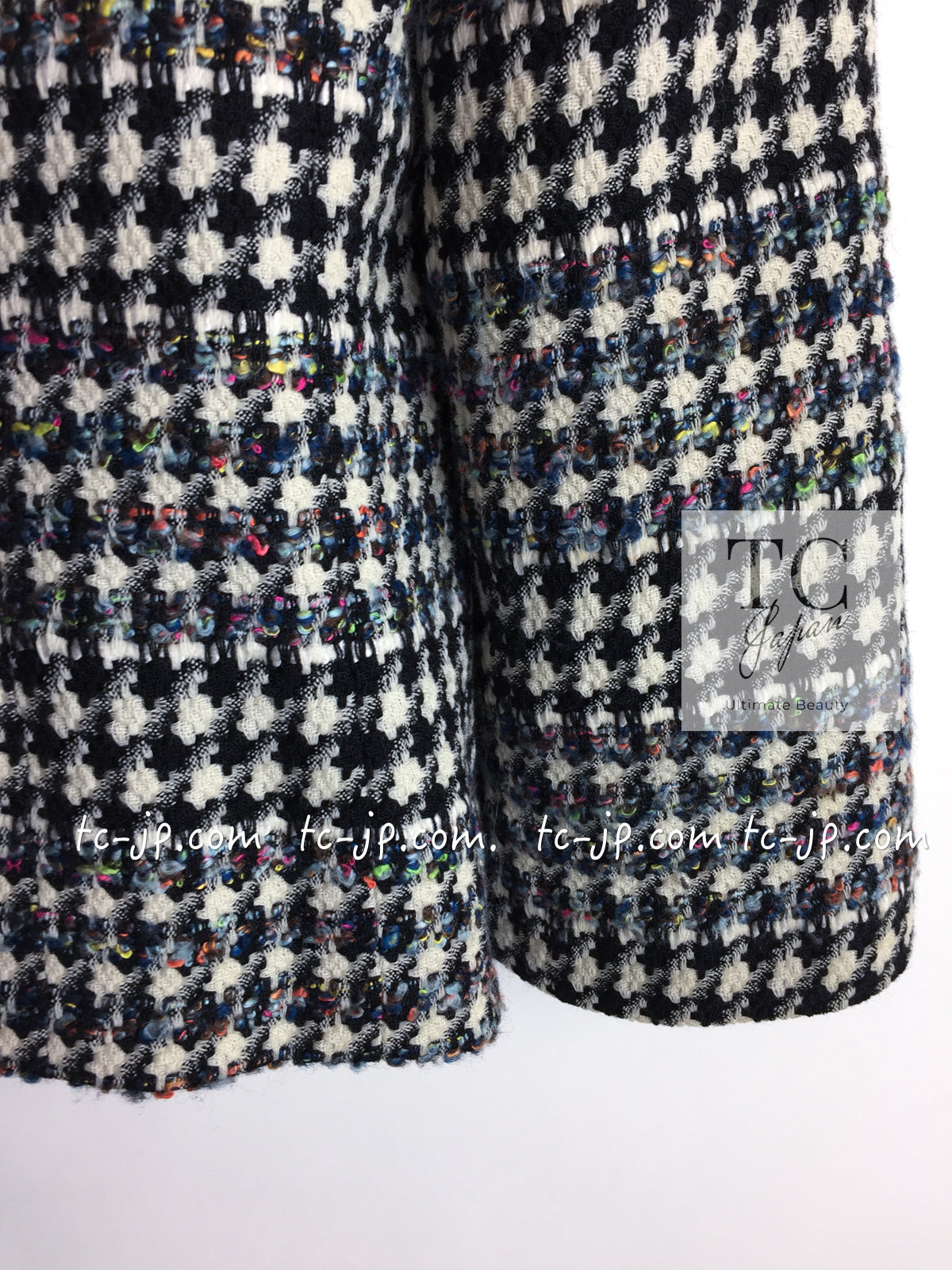 CHANEL 06C Ivory Black Multicolor Epaulets Zipper Wool Cotton Tweed Jacket 36 シャネル アイボリー ブラック マルチカラー ジッパー ウール コットン ツイード ジャケット 即発