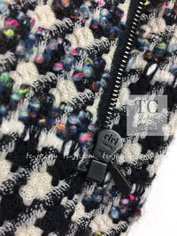 CHANEL 06C Ivory Black Multicolor Epaulets Zipper Wool Cotton Tweed Jacket 36 シャネル アイボリー ブラック マルチカラー ジッパー ウール コットン ツイード ジャケット 即発