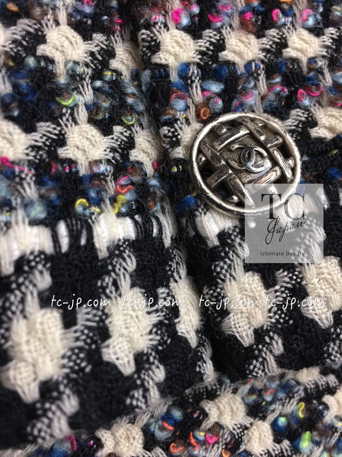 CHANEL 06C Ivory Black Multicolor Epaulets Zipper Wool Cotton Tweed Jacket 36 シャネル アイボリー ブラック マルチカラー ジッパー ウール コットン ツイード ジャケット 即発