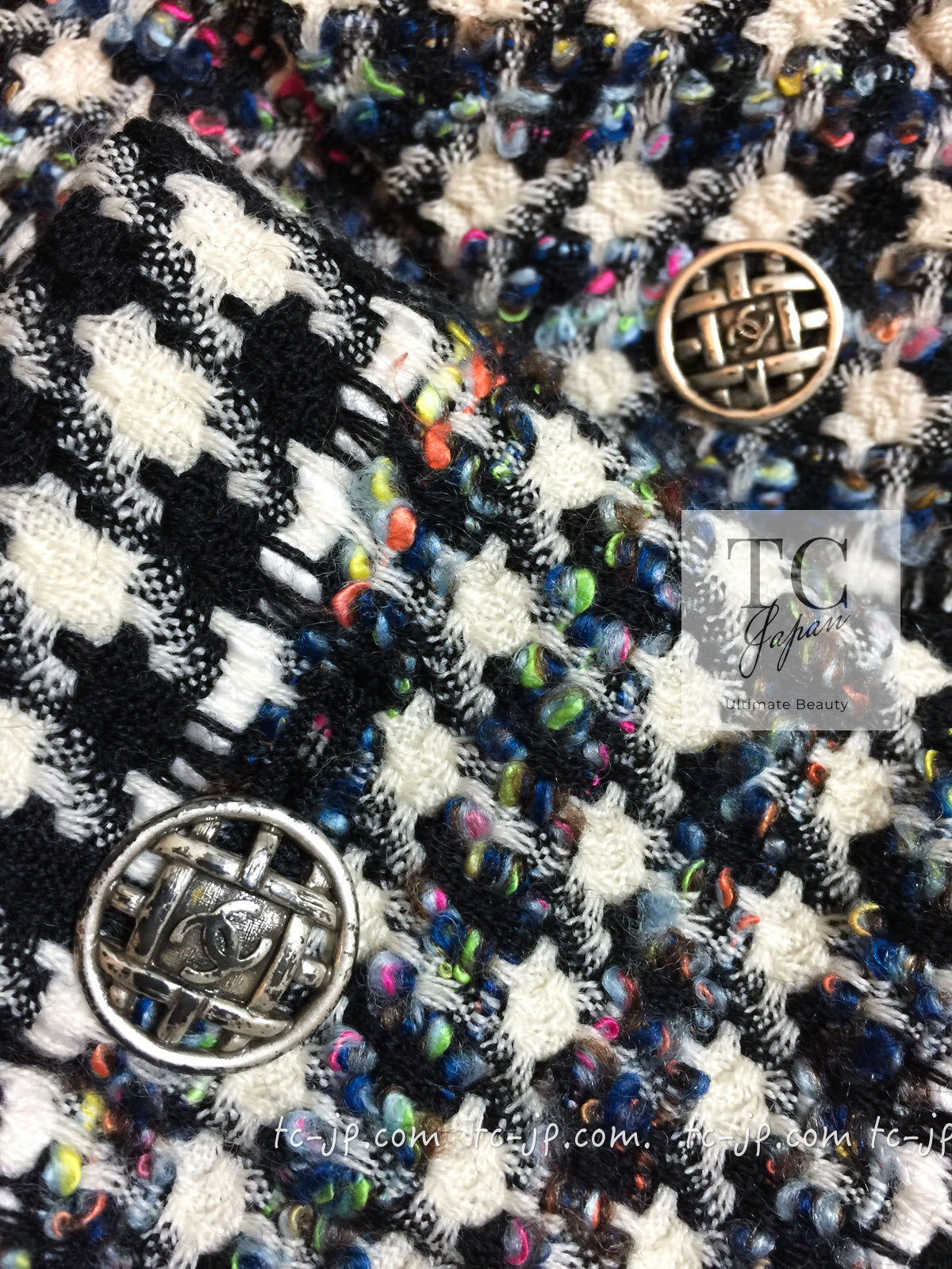 CHANEL 06C Ivory Black Multicolor Epaulets Zipper Wool Cotton Tweed Jacket 36 シャネル アイボリー ブラック マルチカラー ジッパー ウール コットン ツイード ジャケット 即発