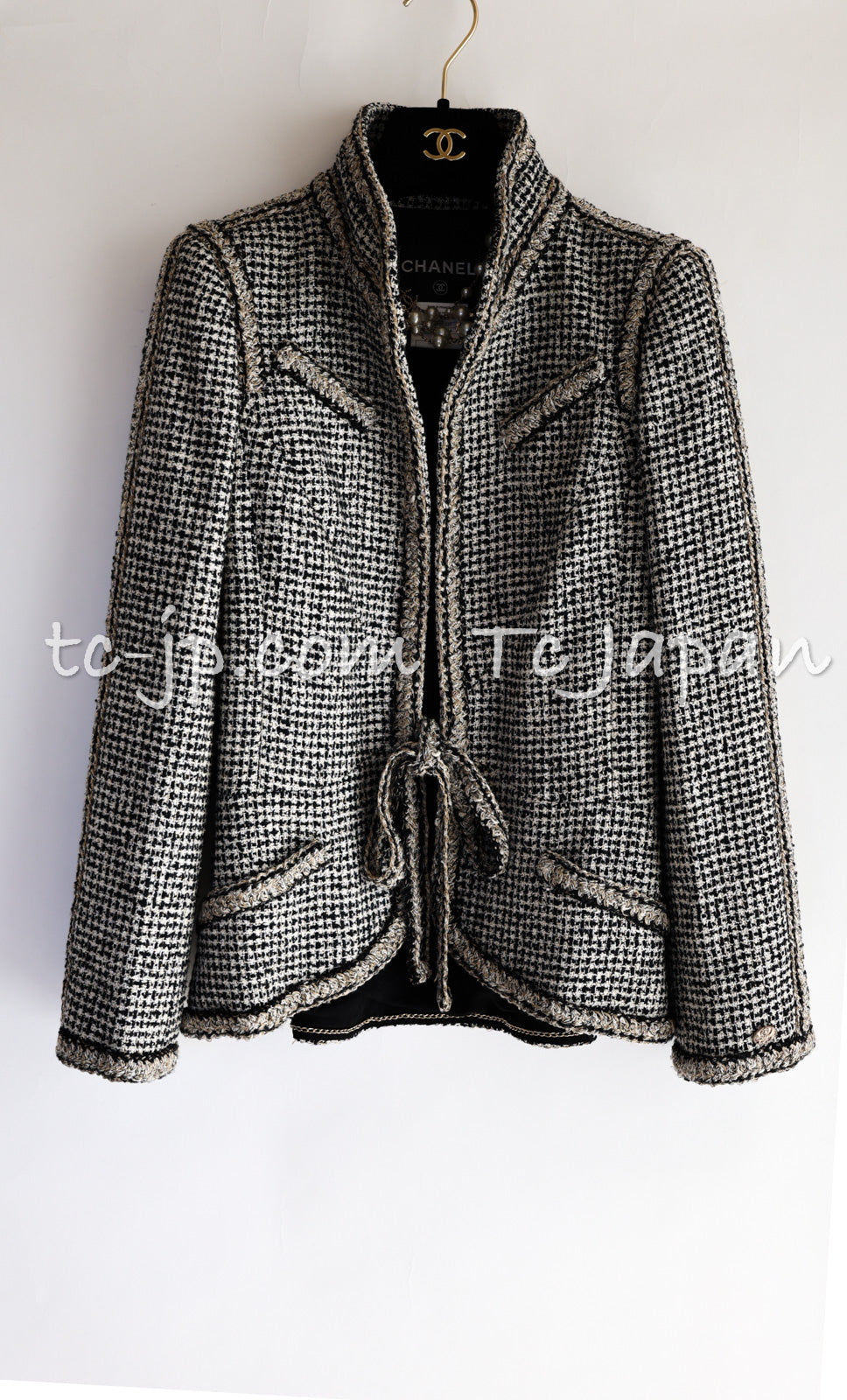CHANEL 10C Black Ivory Gold Stand Collar Tweed Jacket Skirt Suit 34 40 シャネル ブラック アイボリー ゴールド スタンドカラー ツイード ジャケット スカート スーツ 即発
