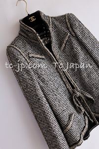CHANEL 10C Black Ivory Gold Stand Collar Tweed Jacket Skirt Suit 34 40 シャネル ブラック アイボリー ゴールド スタンドカラー ツイード ジャケット スカート スーツ 即発