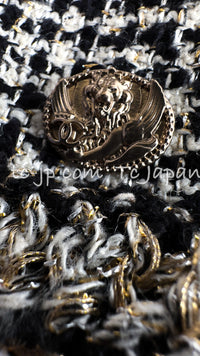 CHANEL 10C Black Ivory Gold Stand Collar Tweed Jacket Skirt Suit 34 40 シャネル ブラック アイボリー ゴールド スタンドカラー ツイード ジャケット スカート スーツ 即発